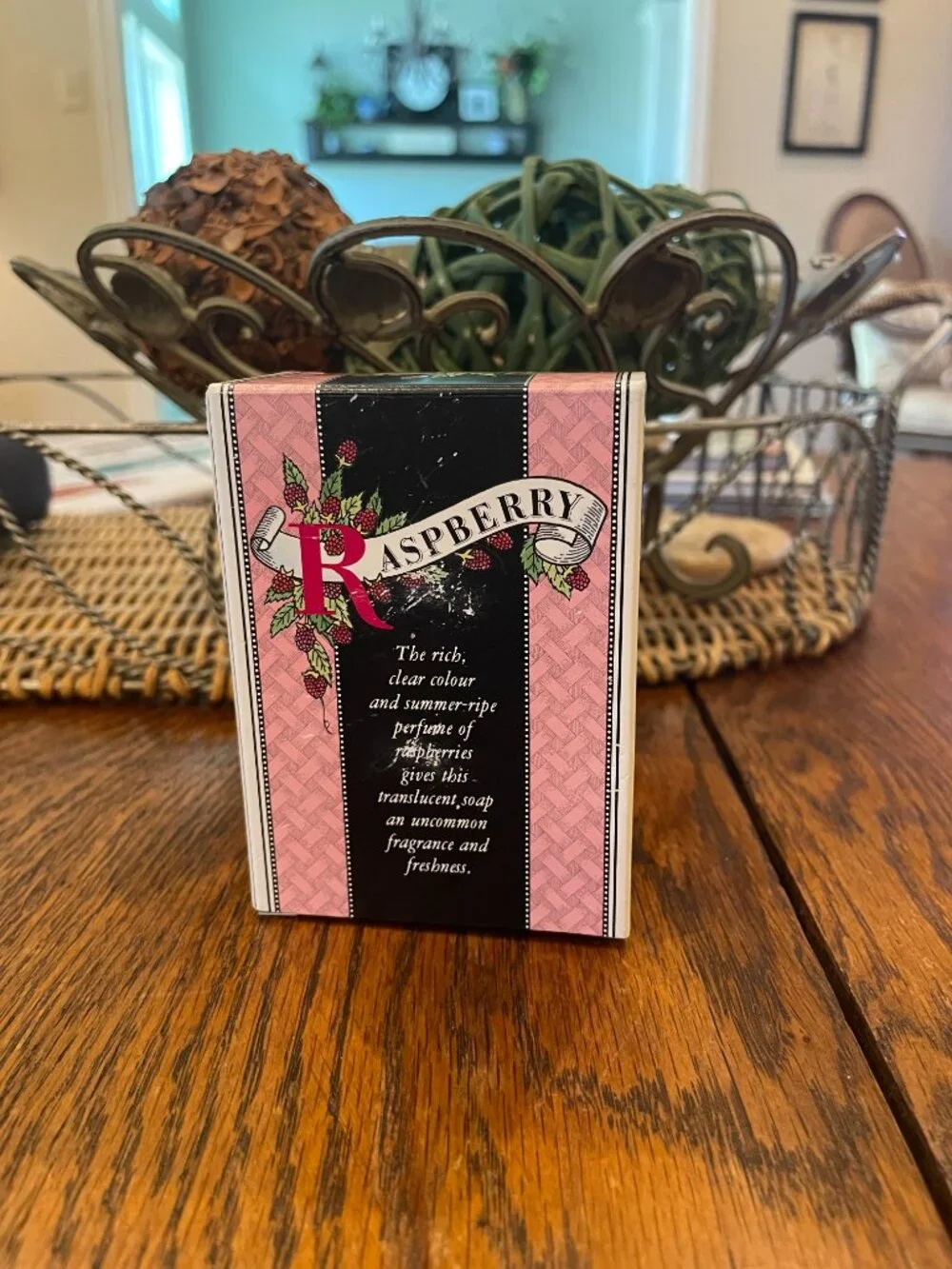 Vintage Victoria's Secret Raspberry Glycerine Bar Soap 4.4oz (125g)
